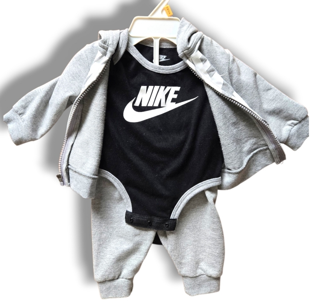Nike Infant 3-Piece Outfit Set: Grey Hoodie, Joggers & Black Bodysuit Onesie NEW